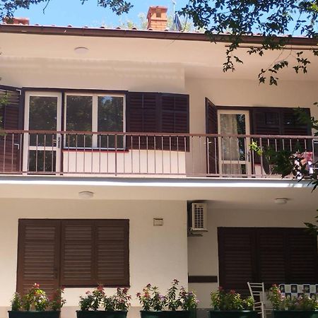 Apartman Kora Njivice Esterno foto