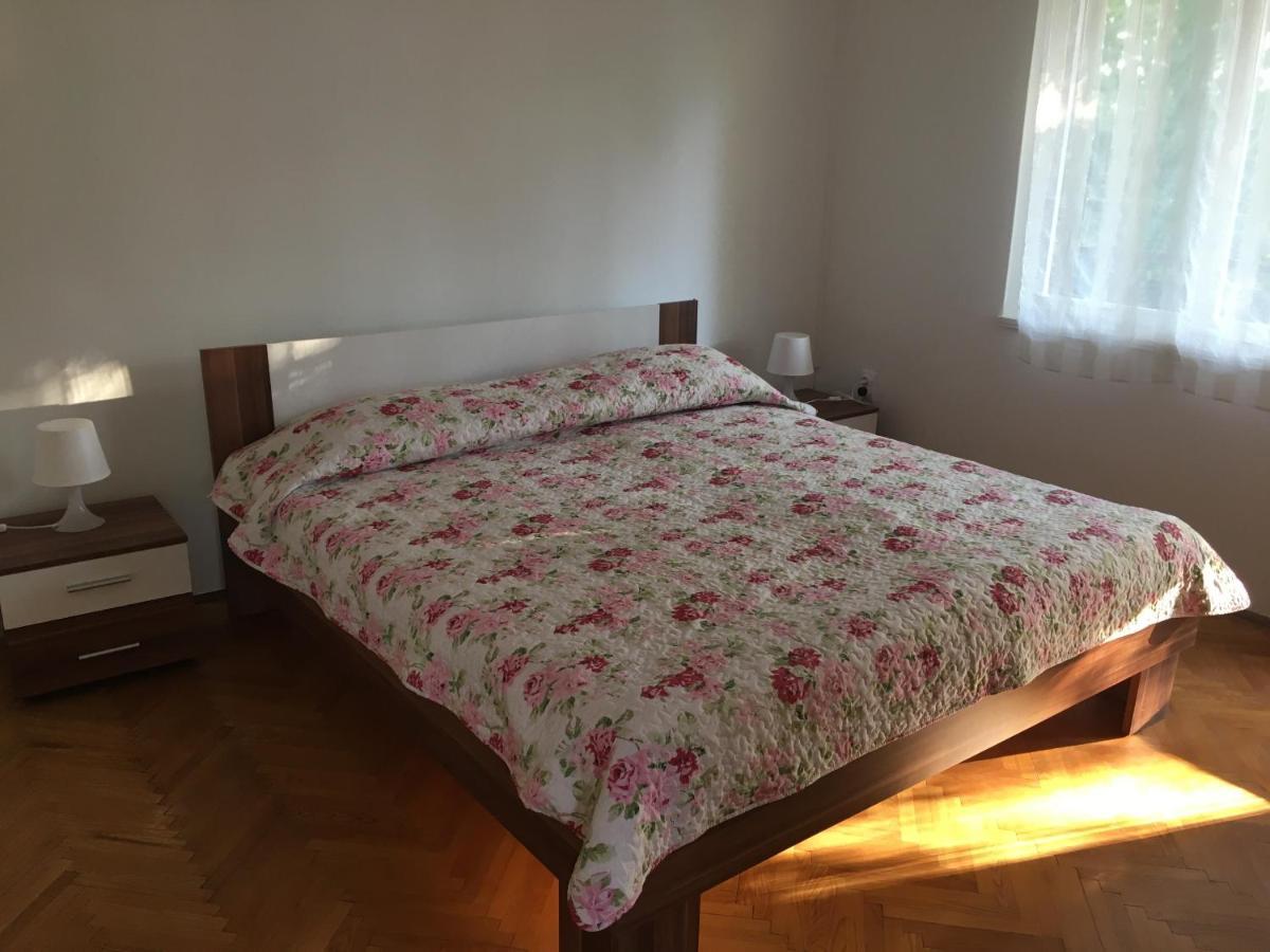 Apartman Kora Njivice Esterno foto