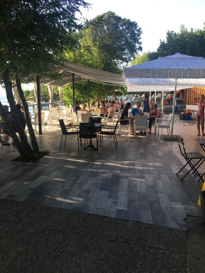 Apartman Kora Njivice Esterno foto