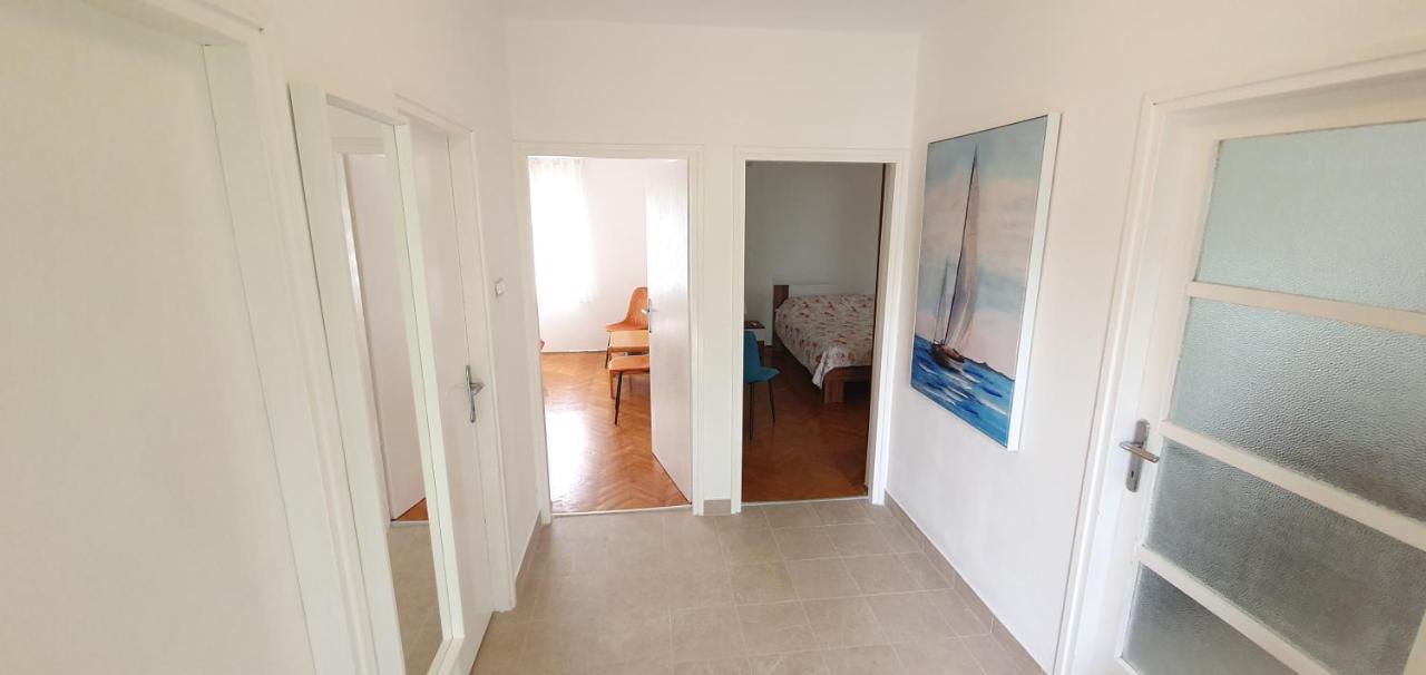 Apartman Kora Njivice Esterno foto