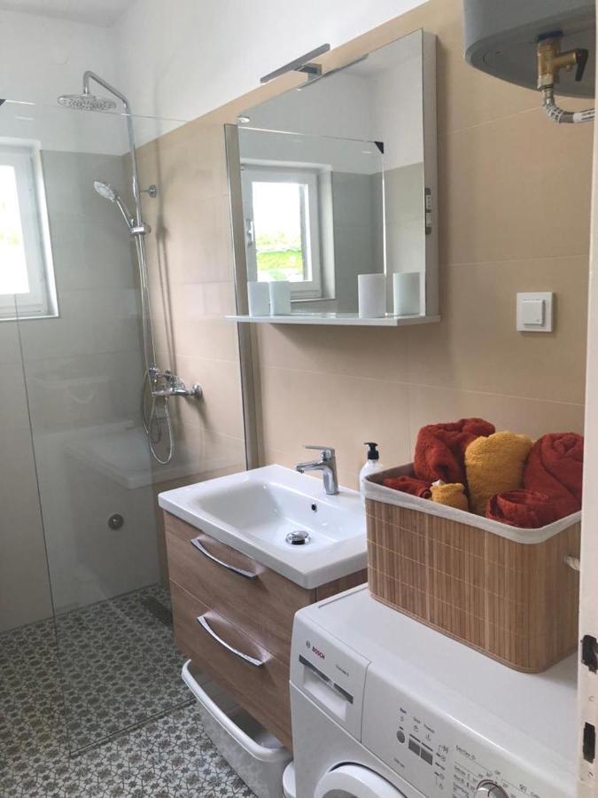 Apartman Kora Njivice Esterno foto