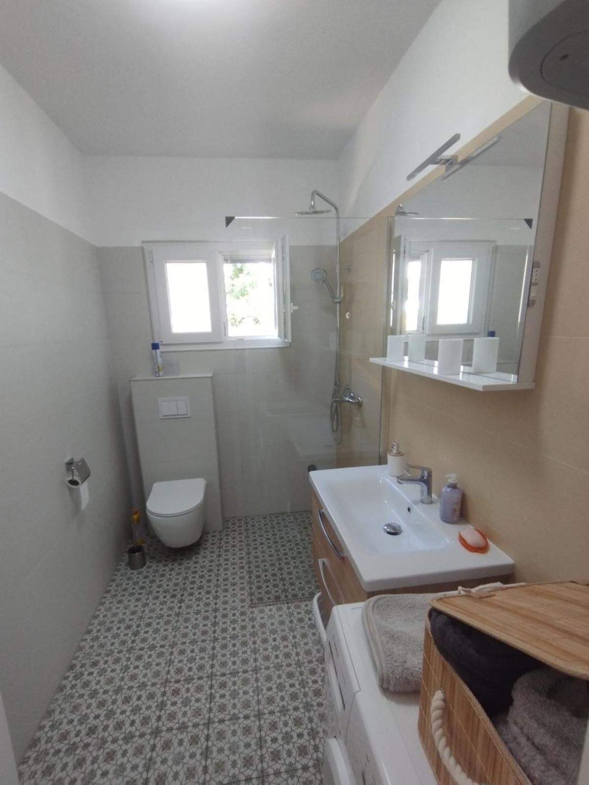 Apartman Kora Njivice Esterno foto
