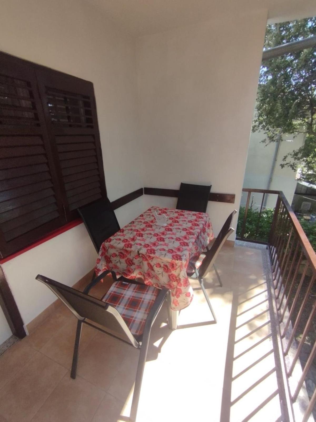 Apartman Kora Njivice Esterno foto