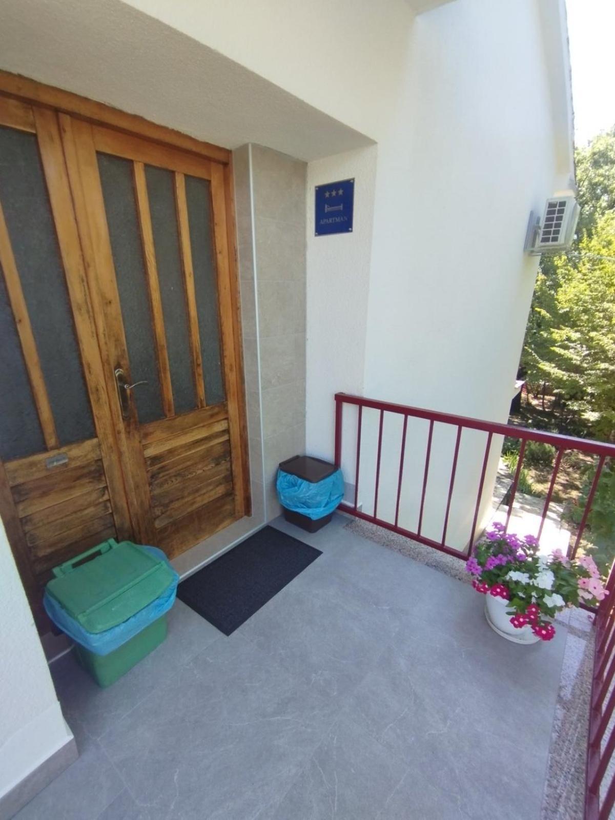 Apartman Kora Njivice Esterno foto