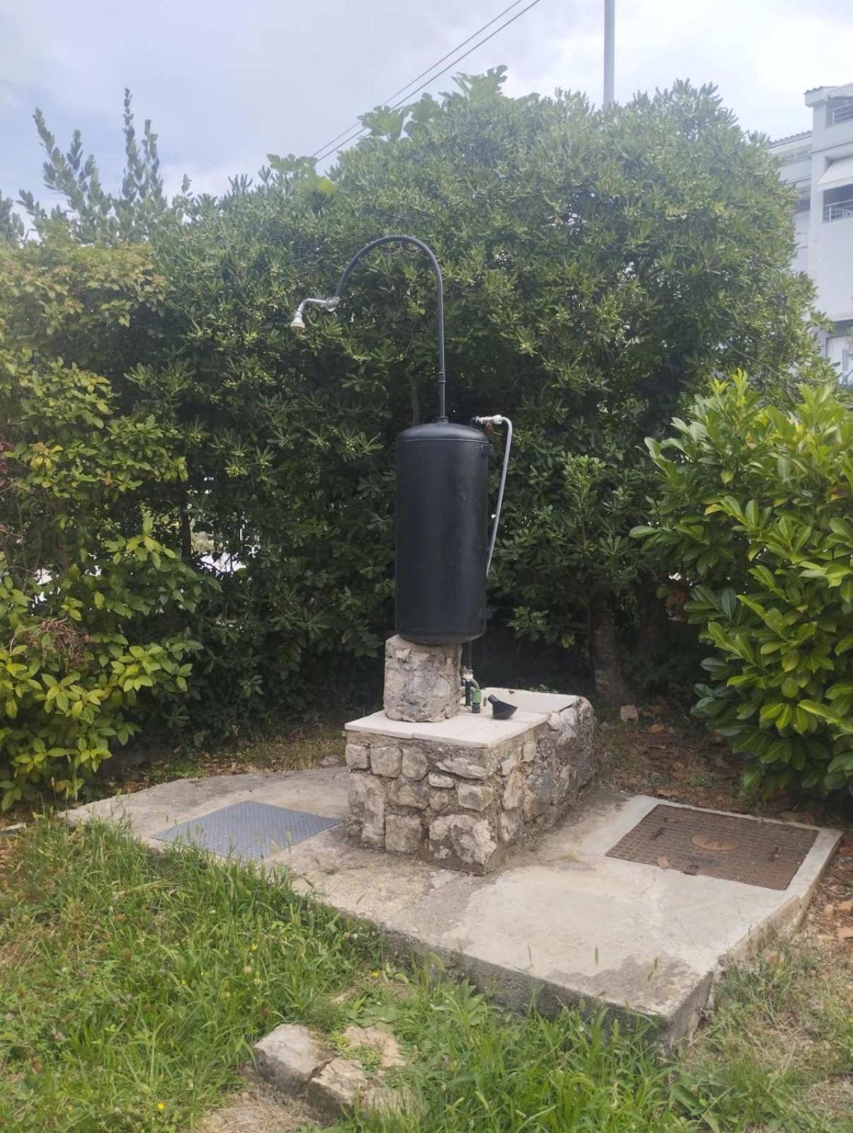 Apartman Kora Njivice Esterno foto